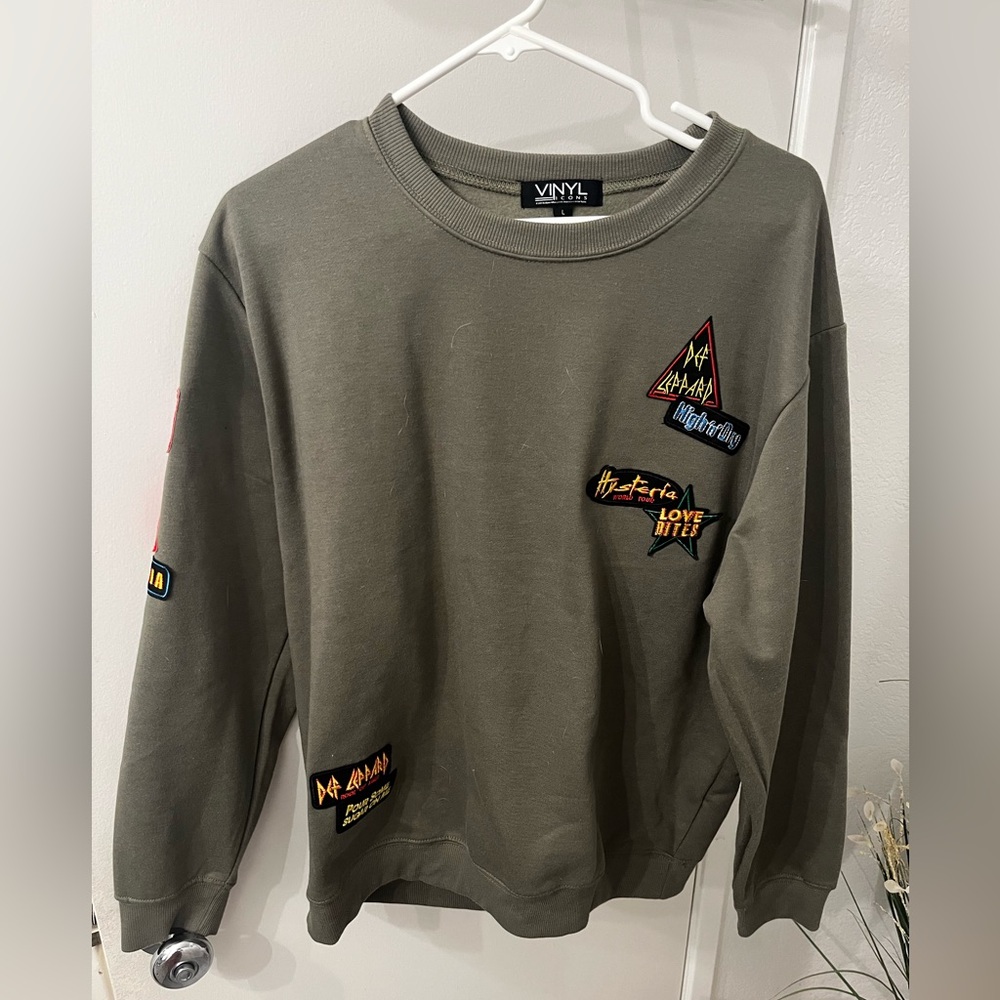 Women’s army green band sweater.